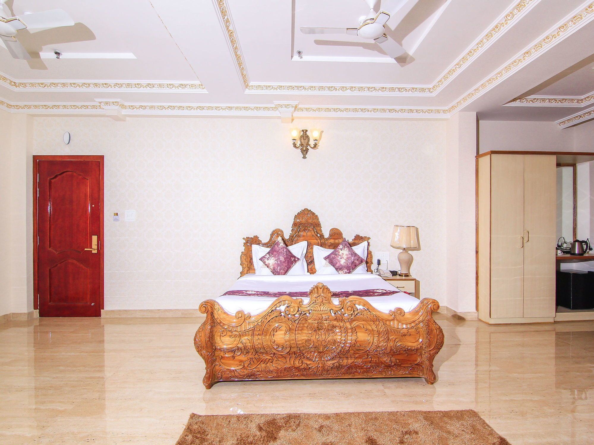 Hotel Oyo 11956 Galaxy Grand Lakhnaú Exteriér fotografie
