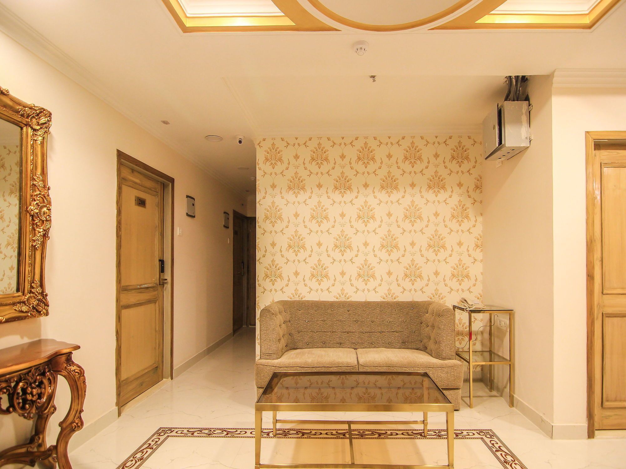 Hotel Oyo 11956 Galaxy Grand Lakhnaú Exteriér fotografie
